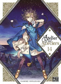 Couverture du manga L'Atelier des Sorciers tome 14, personnage en cape bleue et paysage magique