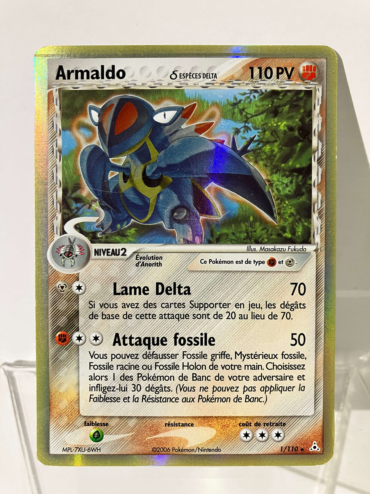 Carte Pokémon Armaldo Espèces Delta holographique, 110 PV, attaque Lame Delta, fond forêt