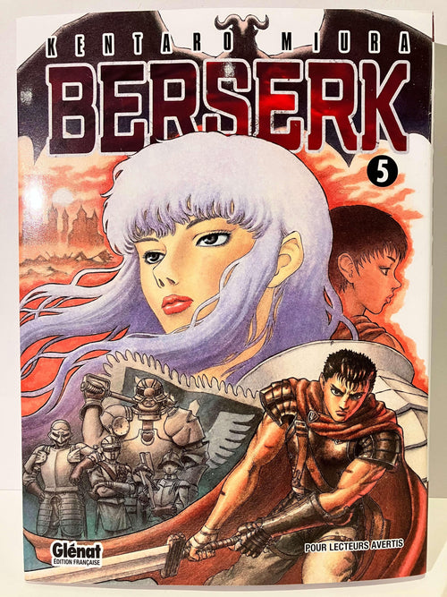 Couverture du manga Berserk Tome 5 avec Guts armé, Griffith, soldats et paysage sombre.