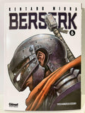 Couverture manga Berserk Tome 6, guerrier casqué avec armure et cape orange, édition Glénat.