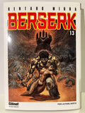 Couverture Berserk Tome 13, guerrier blessé protégeant une femme nue, ambiance sombre, Glénat