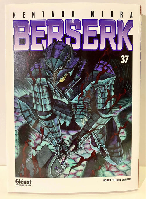 Couverture Berserk tome 37, guerrier en armure sombre, éclaboussures de sang, manga Glénat.