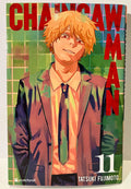 Couverture Chainsaw Man tome 11, personnage blond en costume devant mur vert, manga Tatsuki Fujimoto