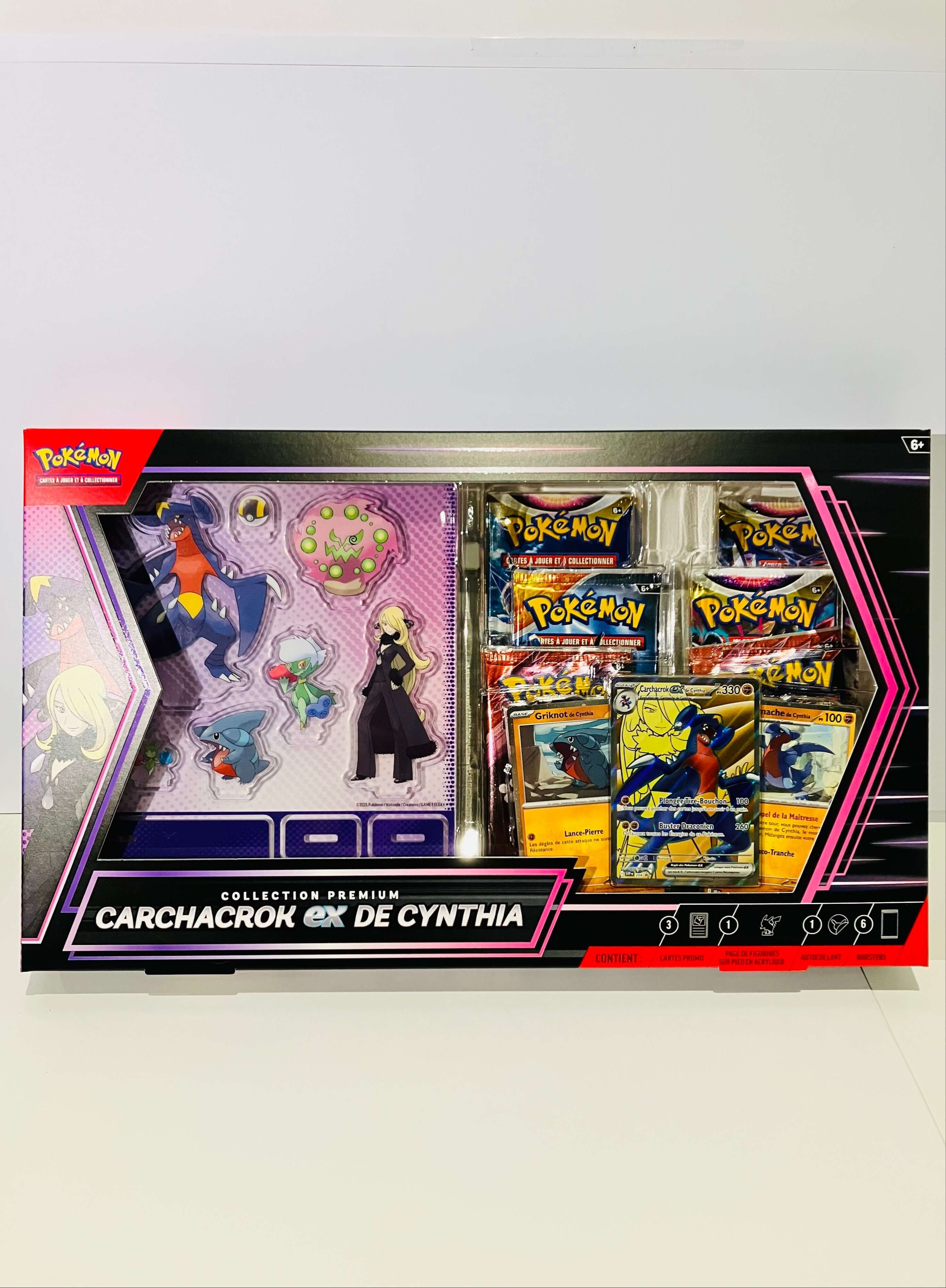 Coffret Pokémon Collection Premium Carchacrok ex de Cynthia
