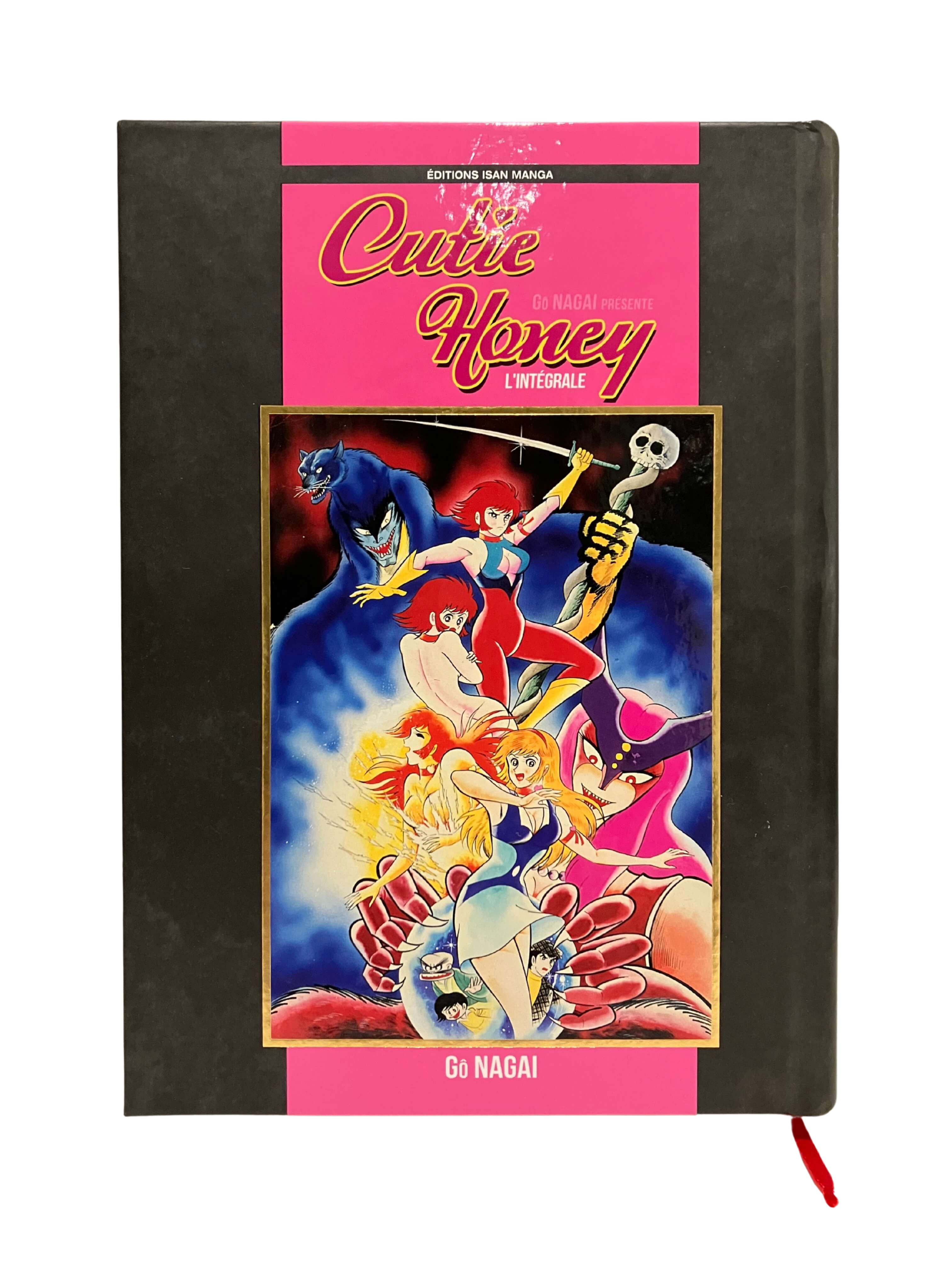 manga Cutie Honey il y a 4 filles contre 2 mechants sur fond noir et rose