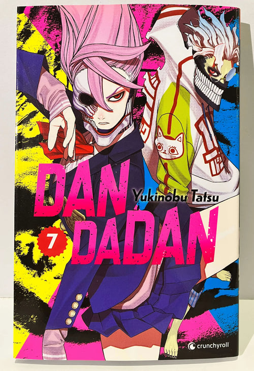Couverture manga Dandadan tome 7 avec deux personnages stylisés, couleurs vives, logo Crunchyroll