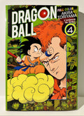 Couverture manga Dragon Ball Full Color tome 4, Goku enfant sur un nuage jaune face à un adversaire.