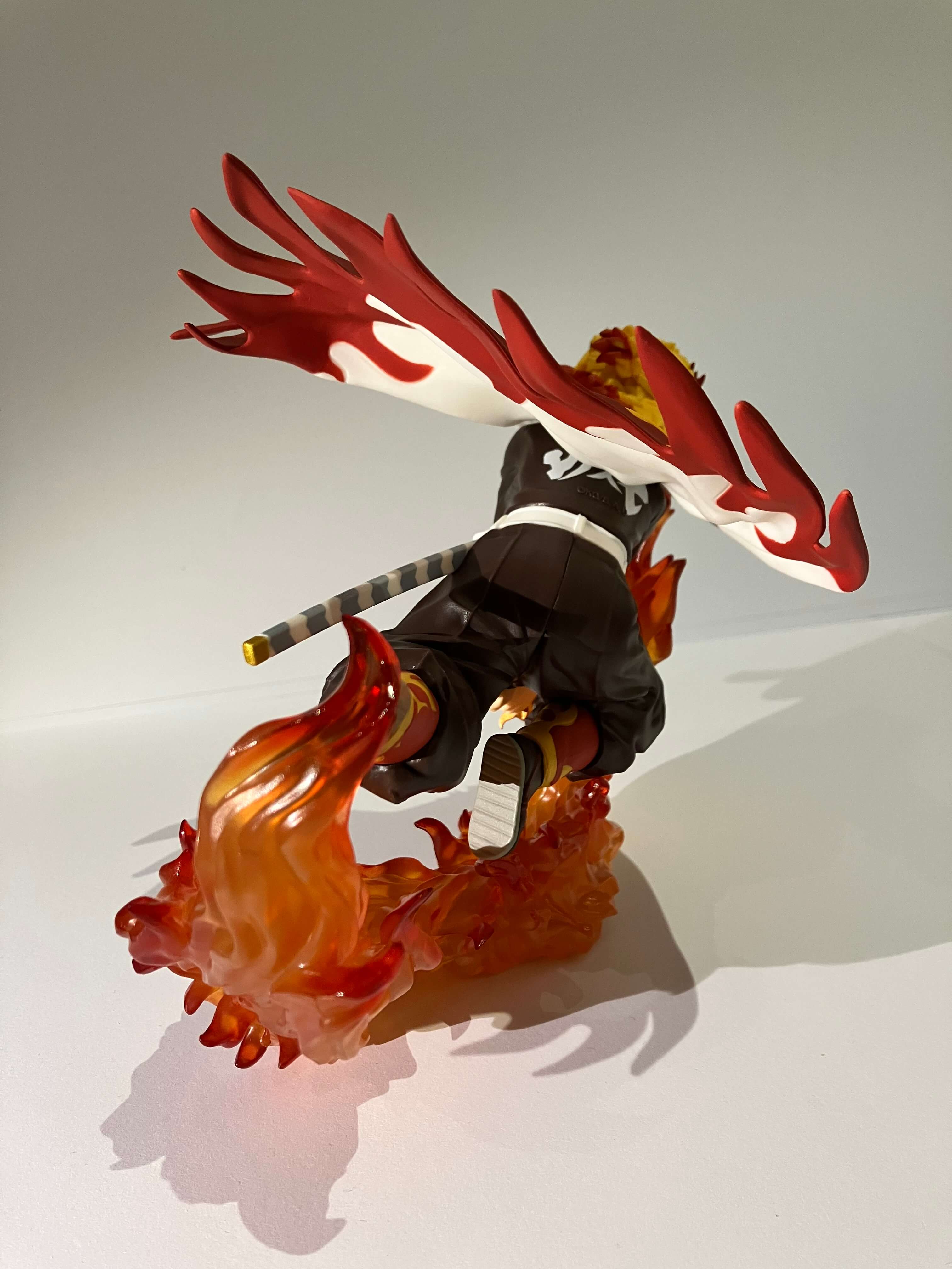 Figurine Demon Slayer Kyojuro RENGOKU Vibration Stars dos