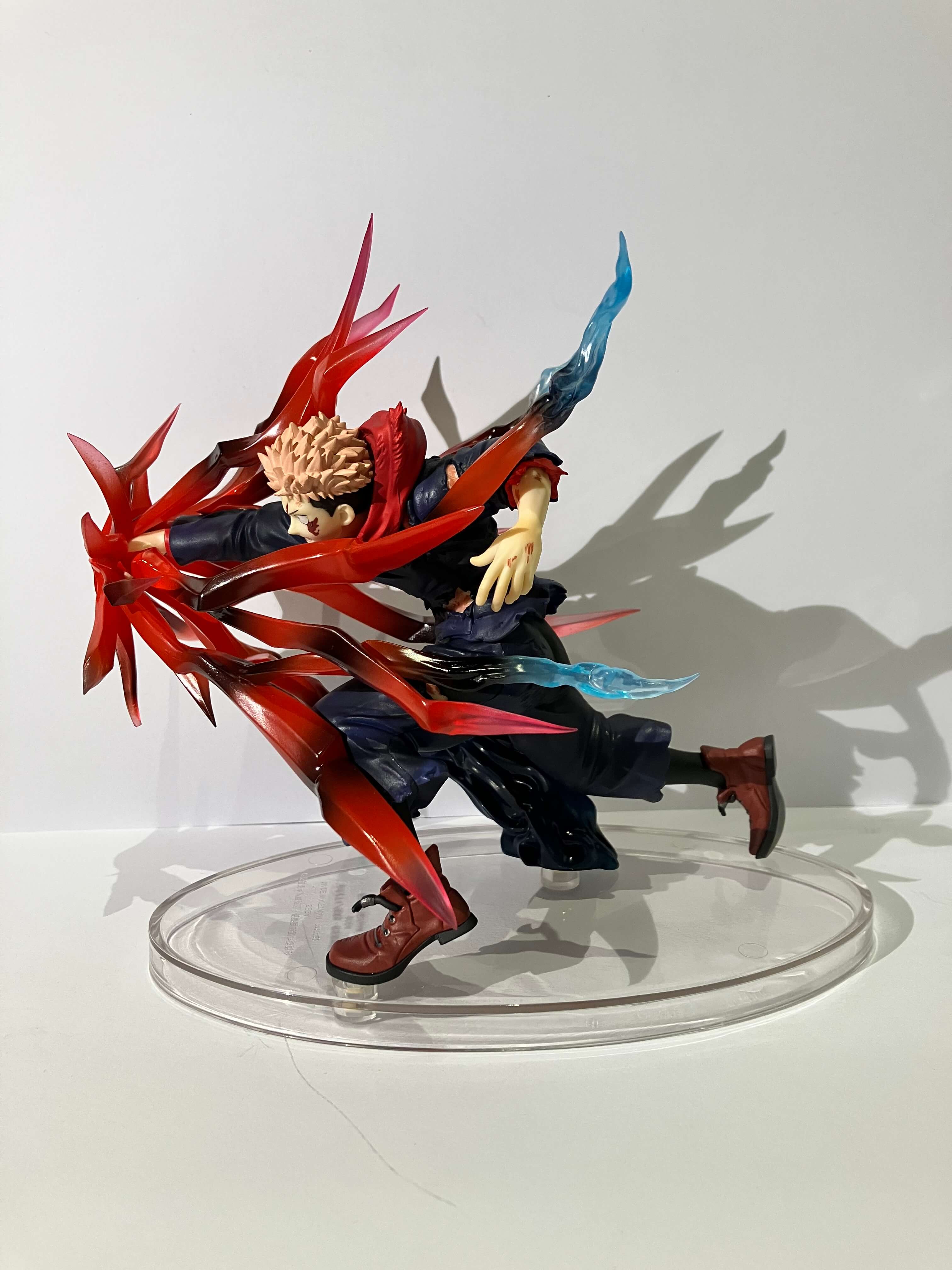 Figurine Jujutsu Kaisen Yuji ITADORI Black Flash Luminasta cote