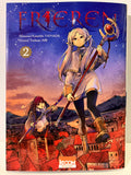 Couverture du manga Frieren tome 2 avec deux personnages en tenue de mage volant au-dessus d'une ville médiévale au crépuscule.
