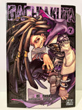 Couverture Gachiakuta tome 7, personnage aux dreadlocks et manteau violet, manga Pika Edition