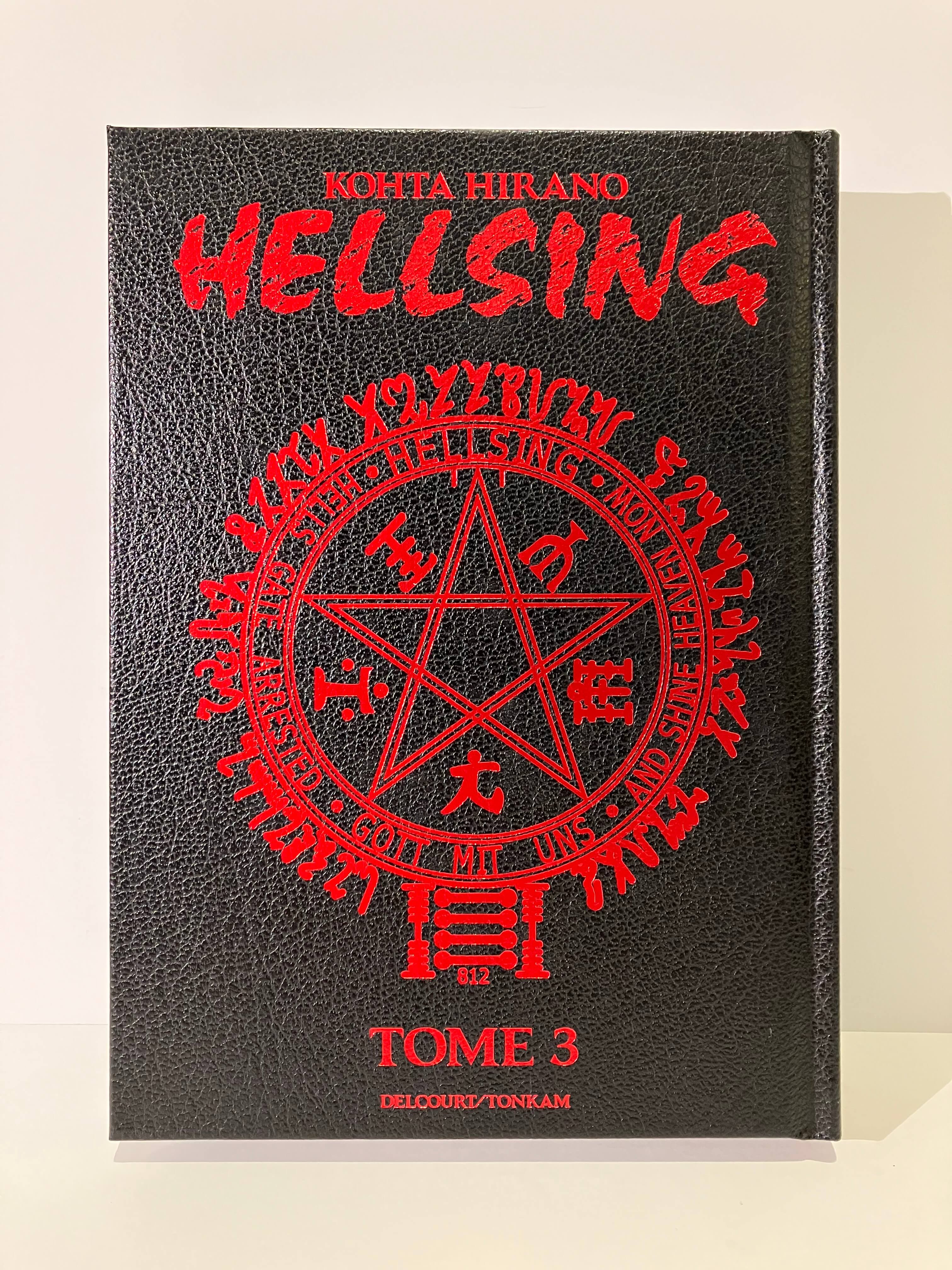 Couverture Hellsing Tome 3 édition perfect, fond noir, titre rouge, pentagramme rouge, manga Kohta Hirano.