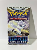Booster Pokémon Tempête Argentée Épée et Bouclier, Vulpix d'Alola sur emballage, cartes à jouer