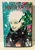 Couverture manga Jujutsu Kaisen tome 26, personnage aux cheveux blancs sous la neige, fleurs roses