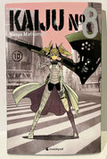 Couverture manga Kaiju No 8 tome 10 avec personnage en armure futuriste sur un passage piéton