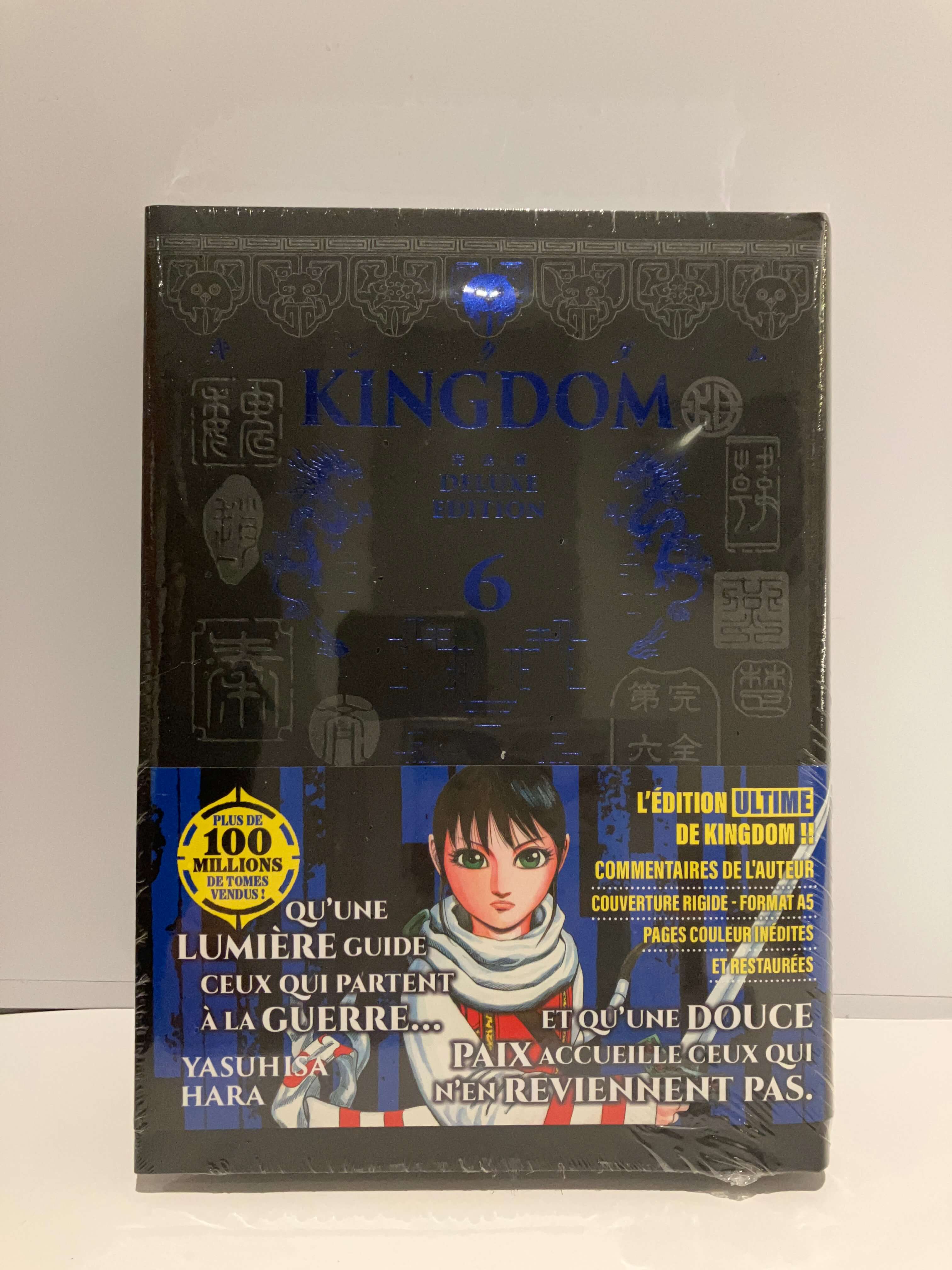 Couverture de Manga Kingdom Deluxe Edition tome 6 : une jaquette tout en noir avec le titre bleu