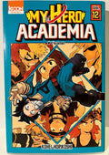 Couverture manga My Hero Academia Tome 12, personnages en action, fond bleu, Kohei Horikoshi.