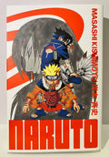 Couverture du manga Naruto tome 4 avec Naruto, Sasuke et une silhouette grise, titre en rouge.