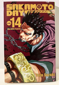 Couverture du manga Sakamoto Days tome 14 avec personnage enchaîné, fond bordeaux, Glénat.