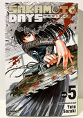 Couverture Sakamoto Days tome 5, femme armée d'une scie ensanglantée, manga Glénat.