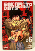 Couverture Sakamoto Days tome 6 manga, personnage avec dé et katana, fond rouge, Glénat.