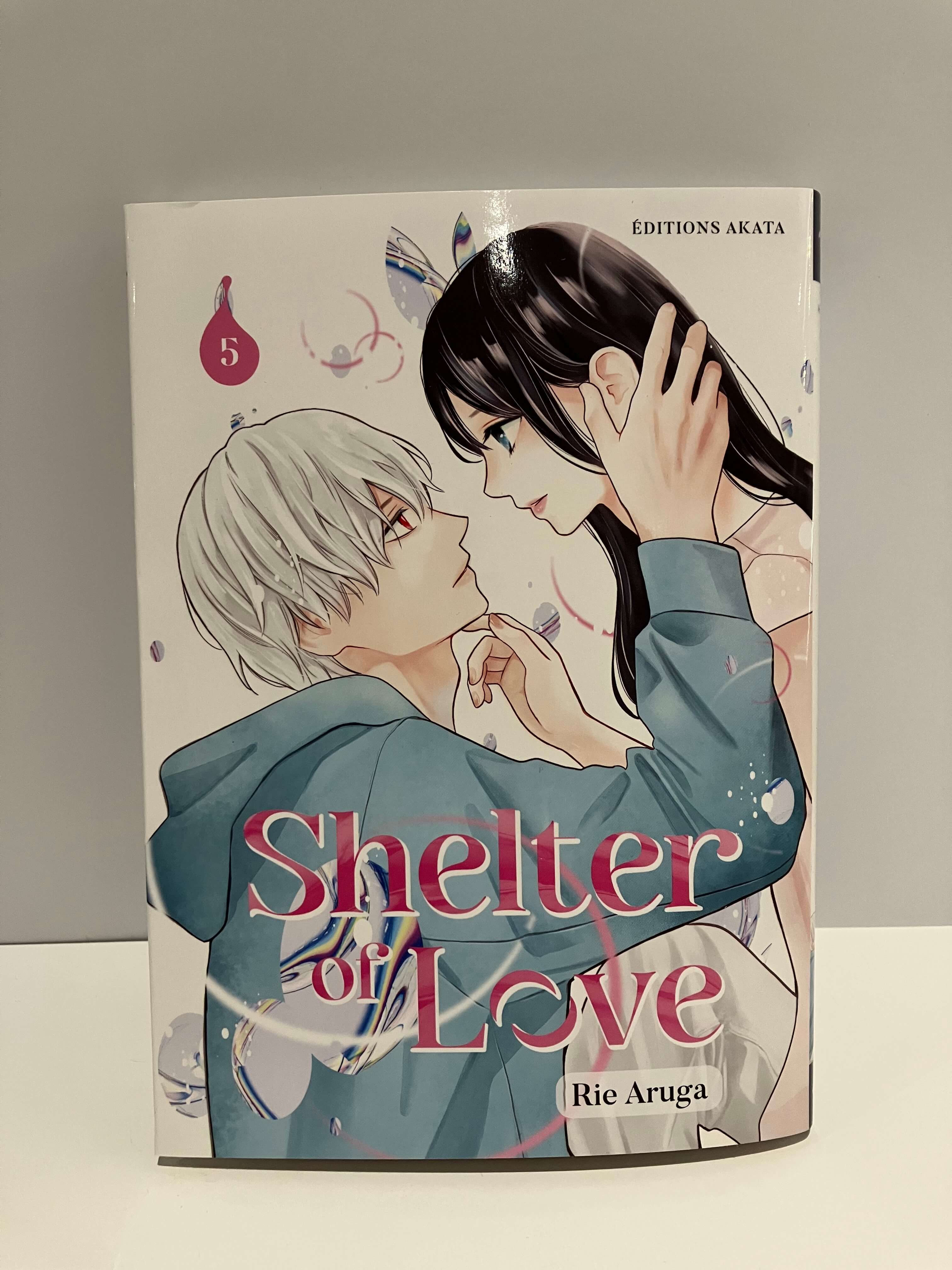 Couverture de manga Shelter of Love Tome 5 : un homme et une femme sont vis-à-vis et se regardent